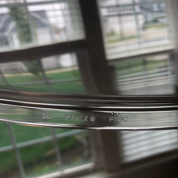 Glass Pyrex Lid - Picture 4 of 4